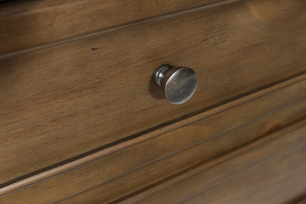 Feddinger Nightstand